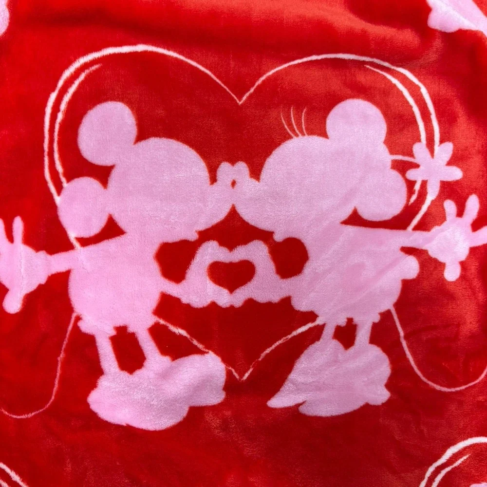 NWT Disney Kissing Mickey & Minnie Mouse Throw Blanket Red Pink Plush 60